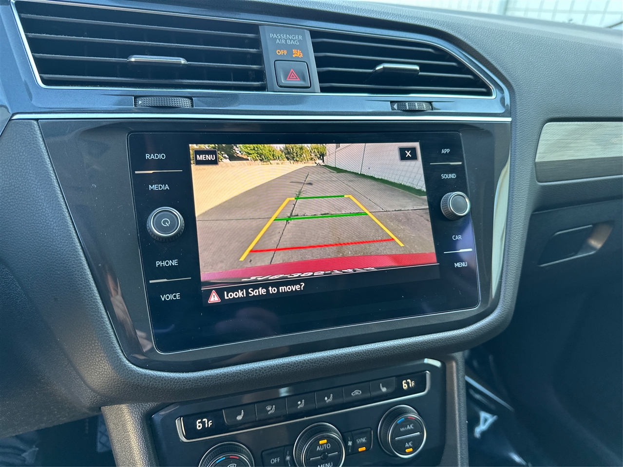 2019 Volkswagen Tiguan SEL R-Line photo 30