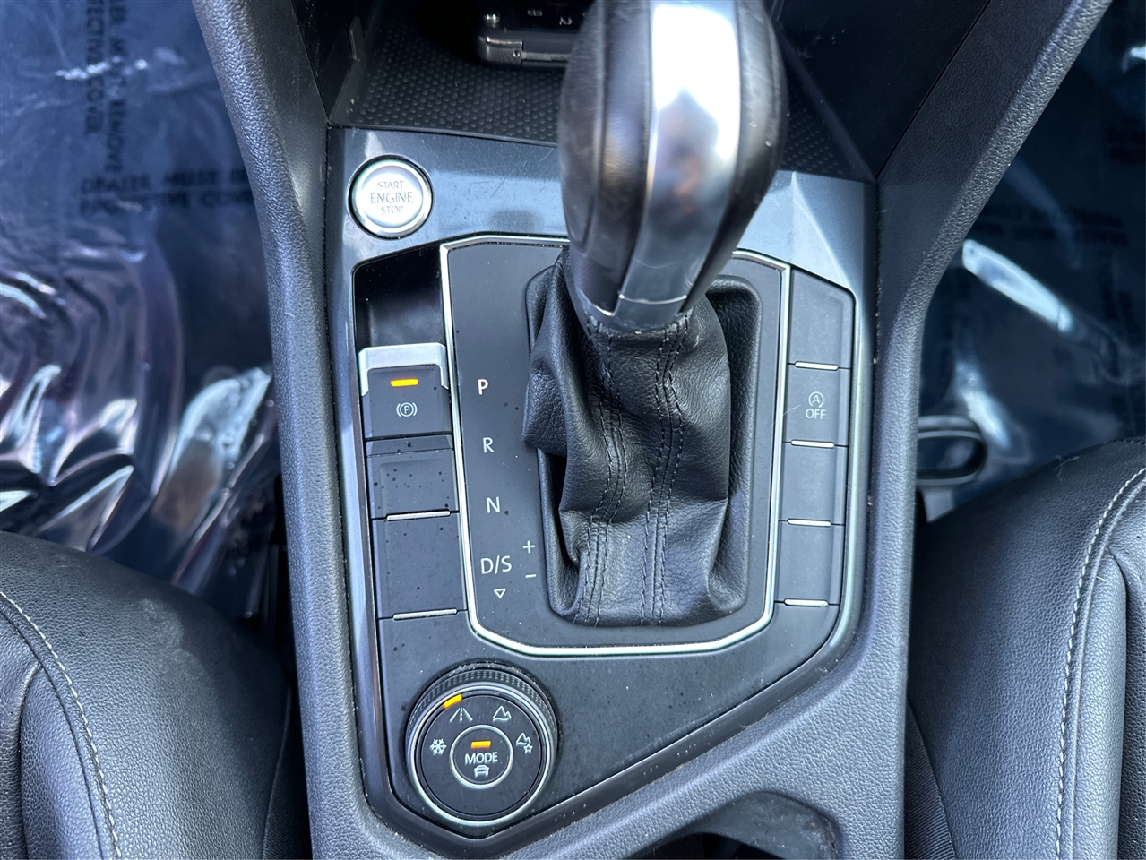 2019 Volkswagen Tiguan SEL R-Line photo 32