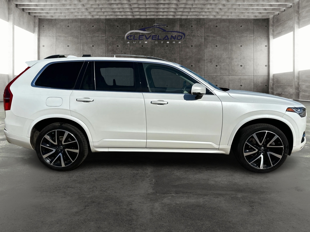 2019 Volvo XC90 T6 Momentum photo 2