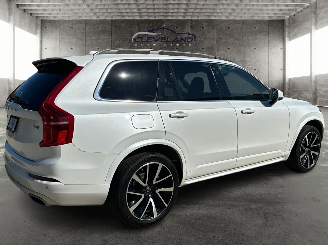 2019 Volvo XC90 T6 Momentum photo 3
