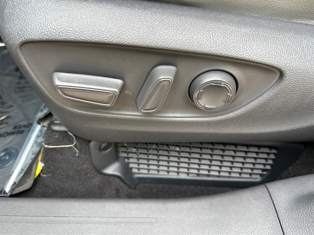 2021 Toyota Sienna XLE photo 19