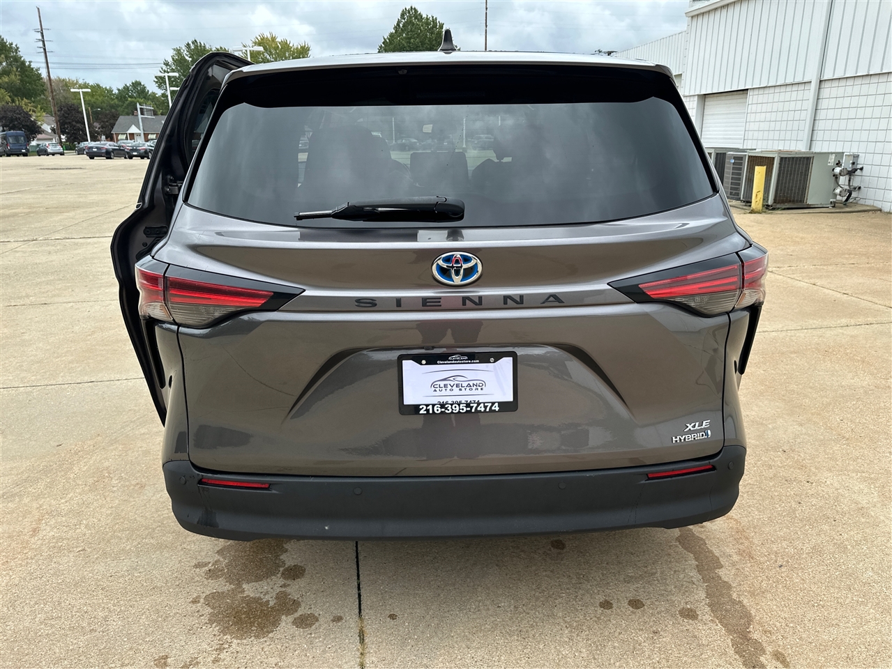 2021 Toyota Sienna XLE photo 24