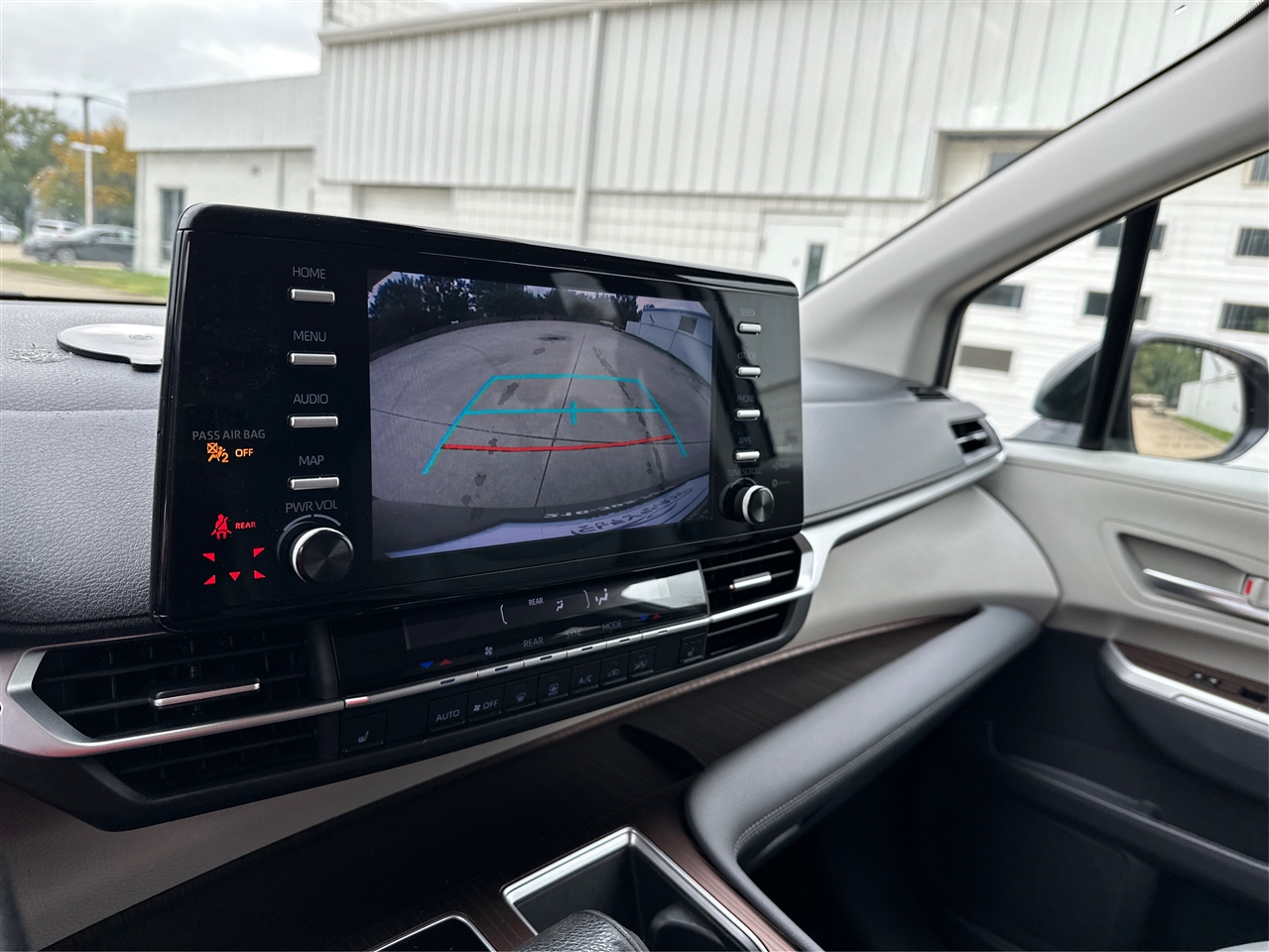 2021 Toyota Sienna XLE photo 31