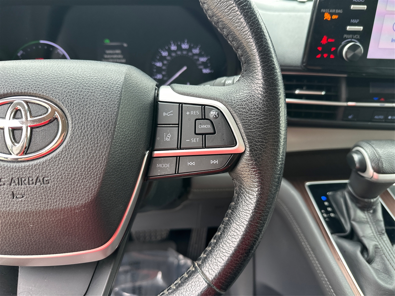 2021 Toyota Sienna XLE photo 34