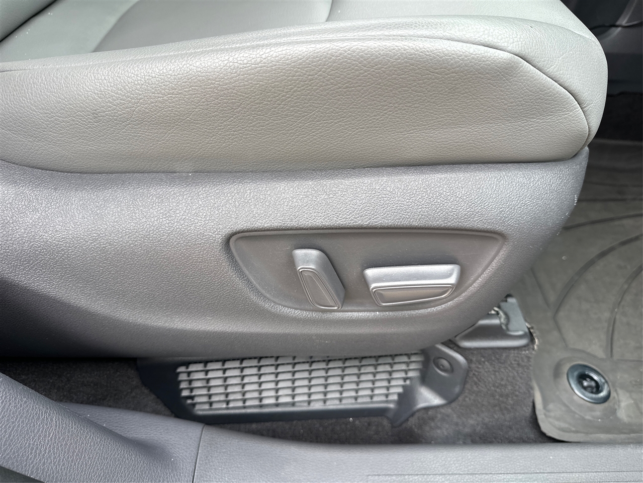2021 Toyota Sienna XLE photo 35