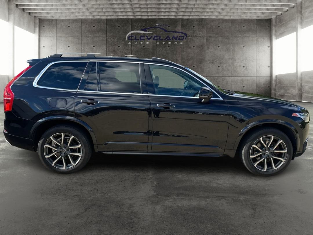 2017 Volvo XC90 Momentum