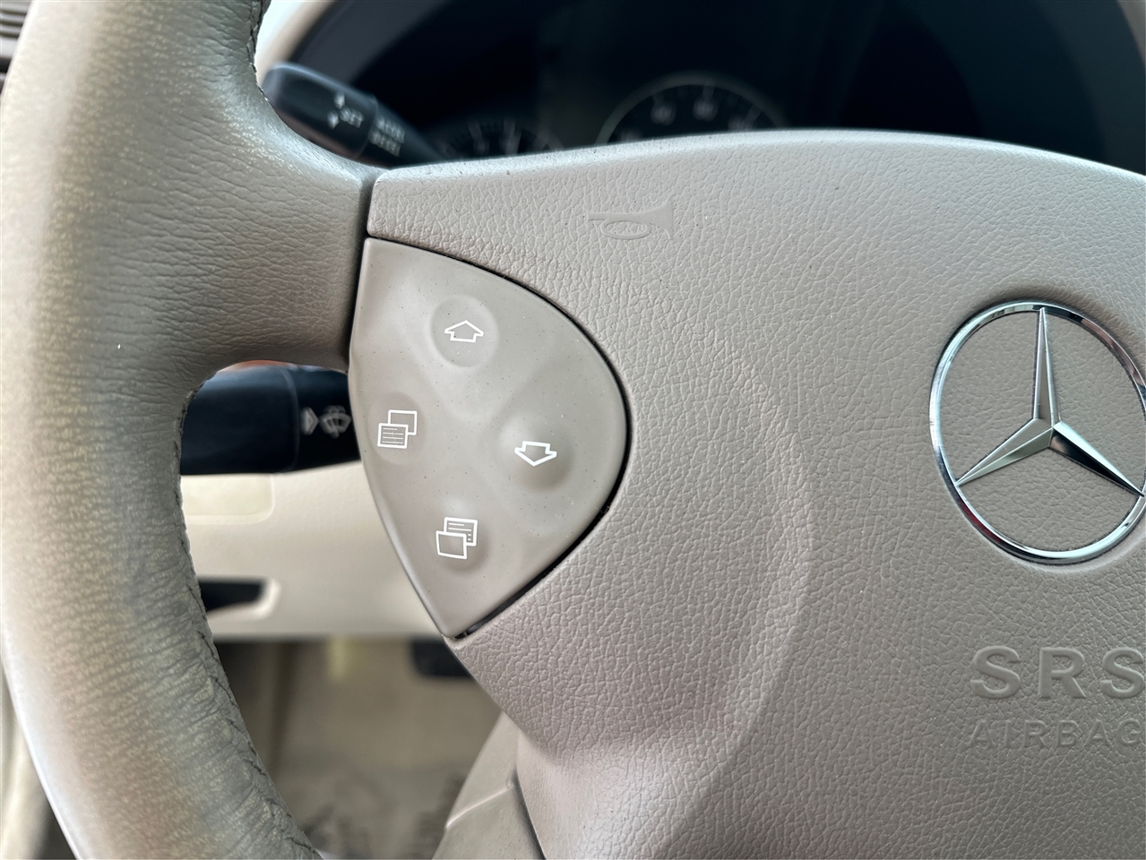 Mercedes-Benz E-Class  2006