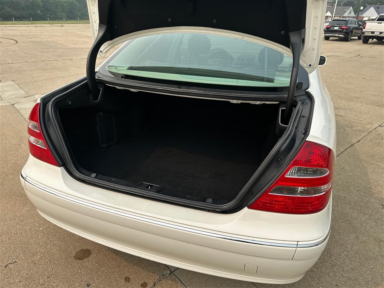 Mercedes-Benz E-Class  2006