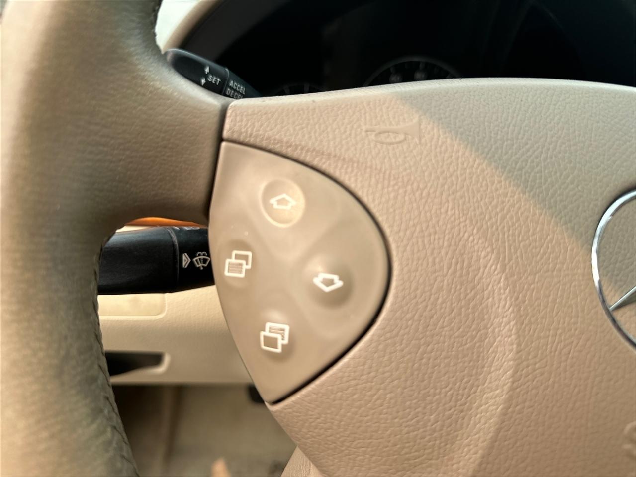 Mercedes-Benz E-Class  2006