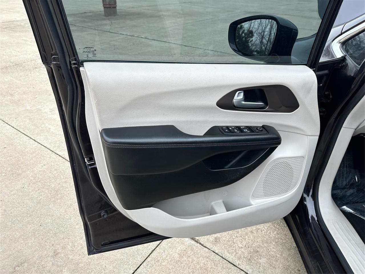 Chrysler Pacifica  2018