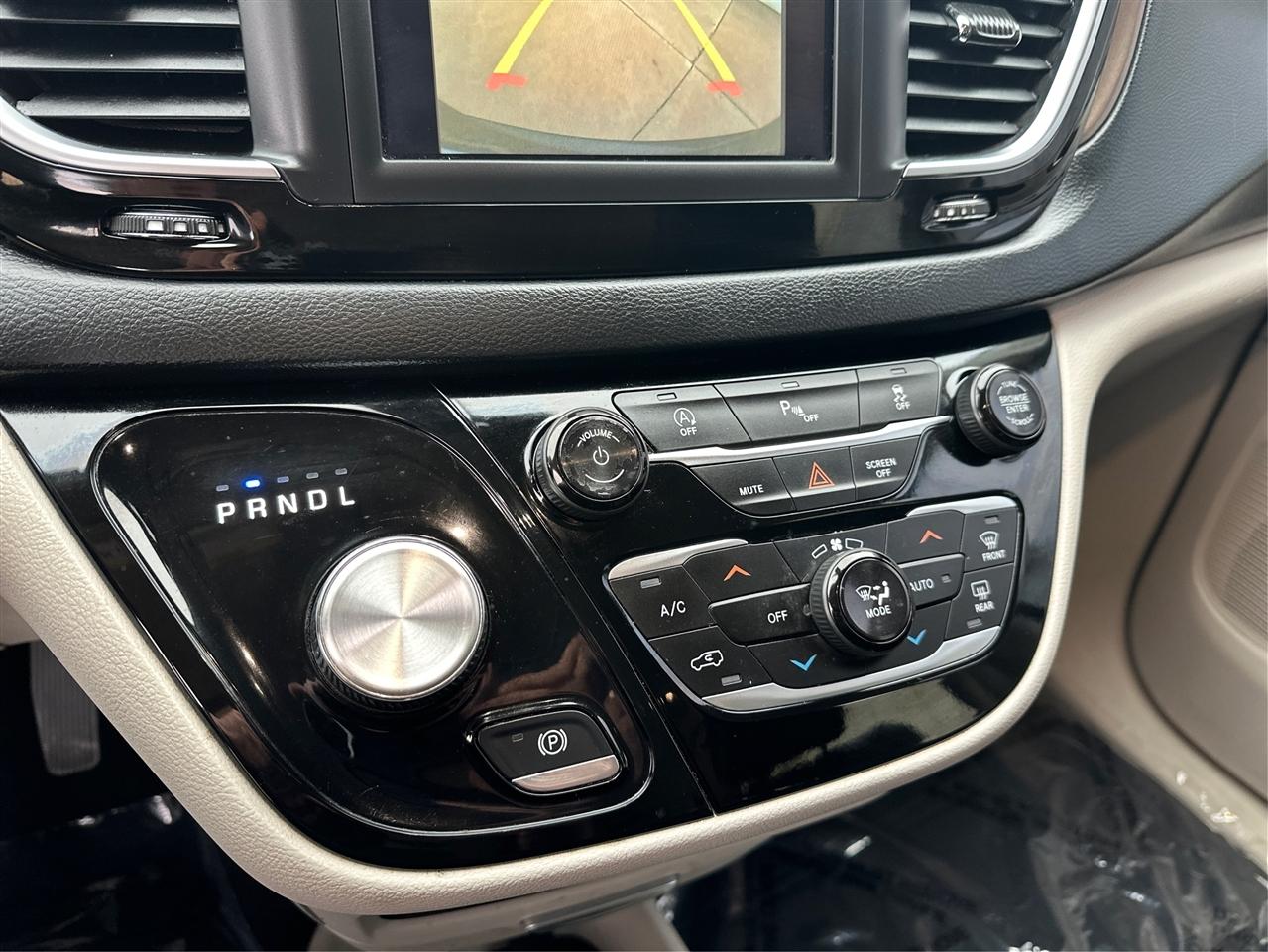 Chrysler Pacifica  2018