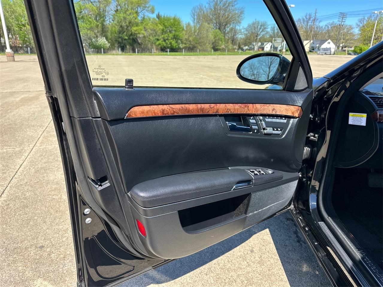 Mercedes-Benz S-Class  2009