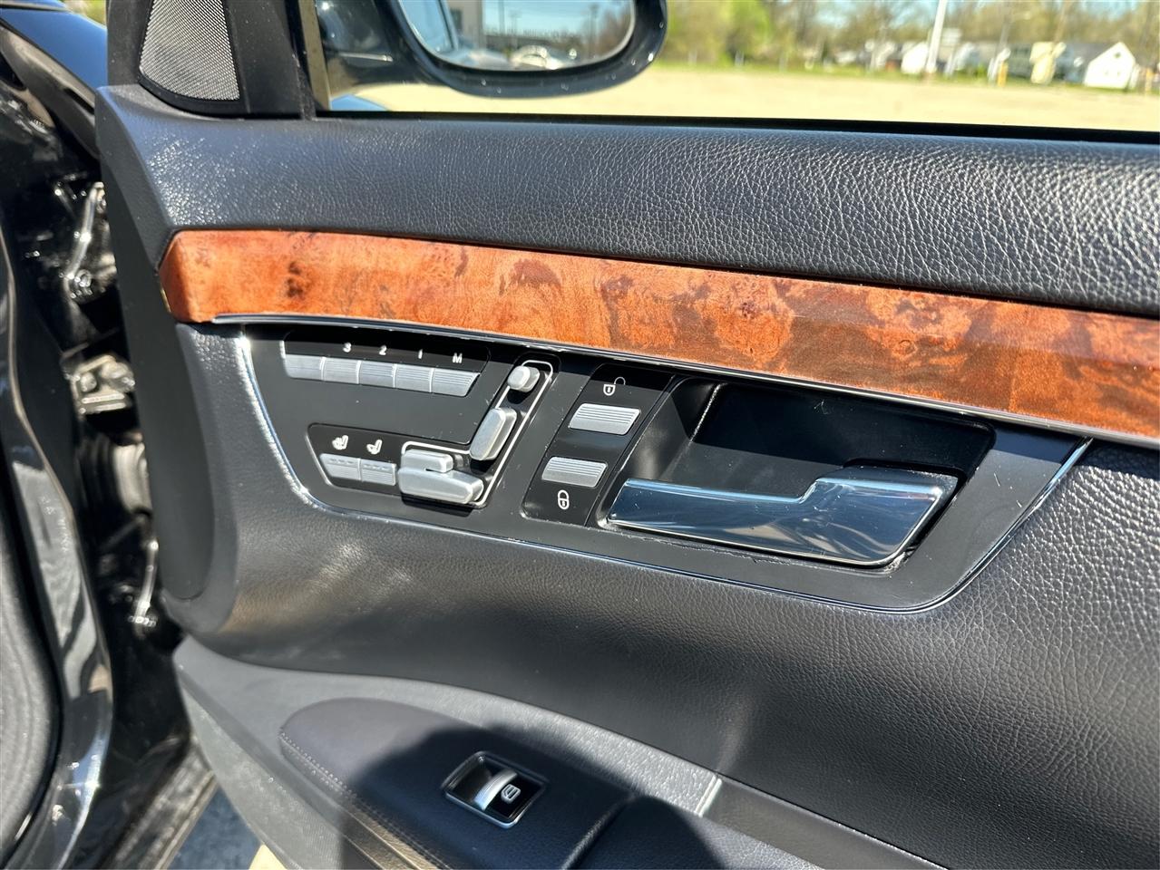 Mercedes-Benz S-Class  2009