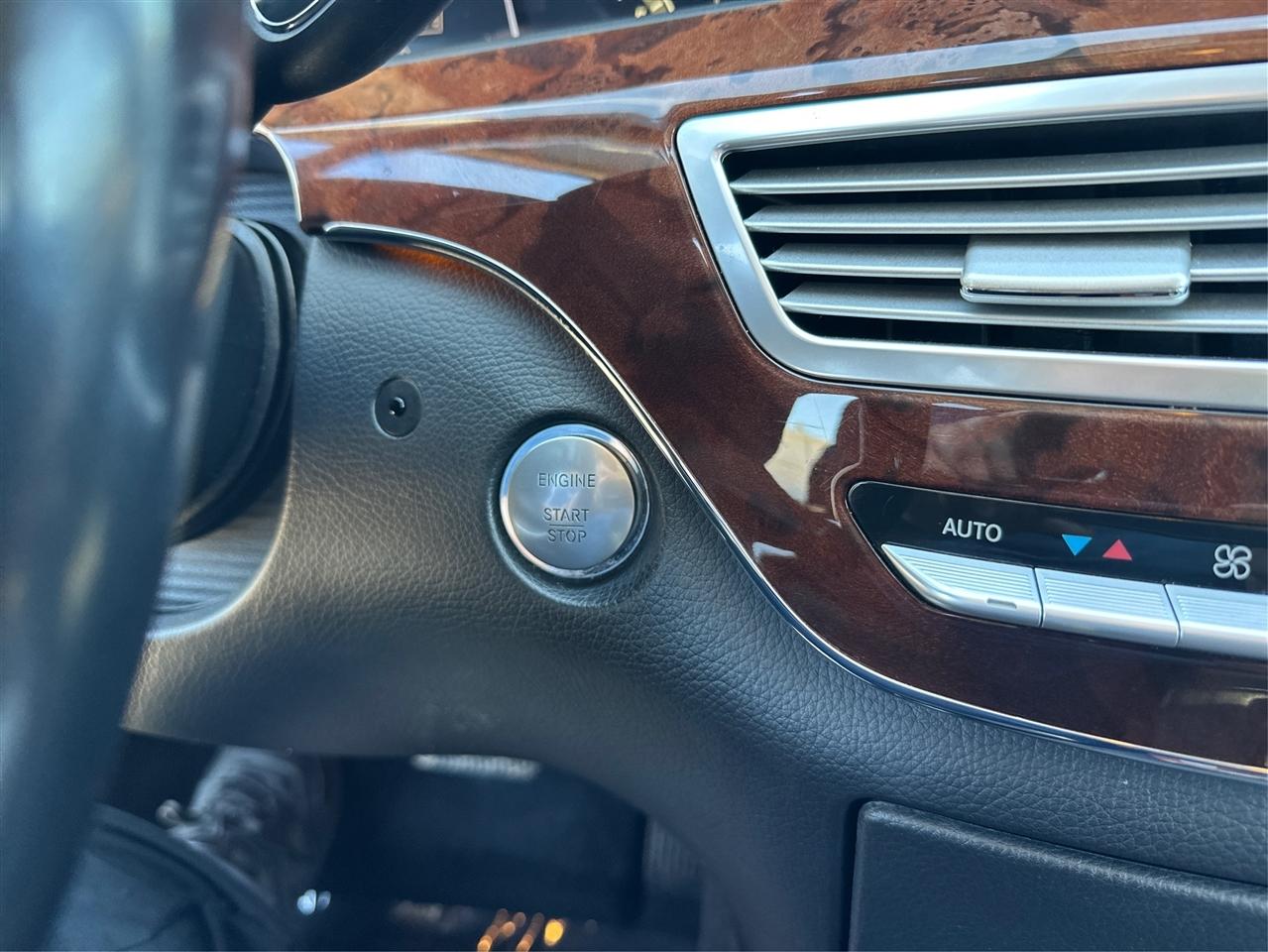 Mercedes-Benz S-Class  2009