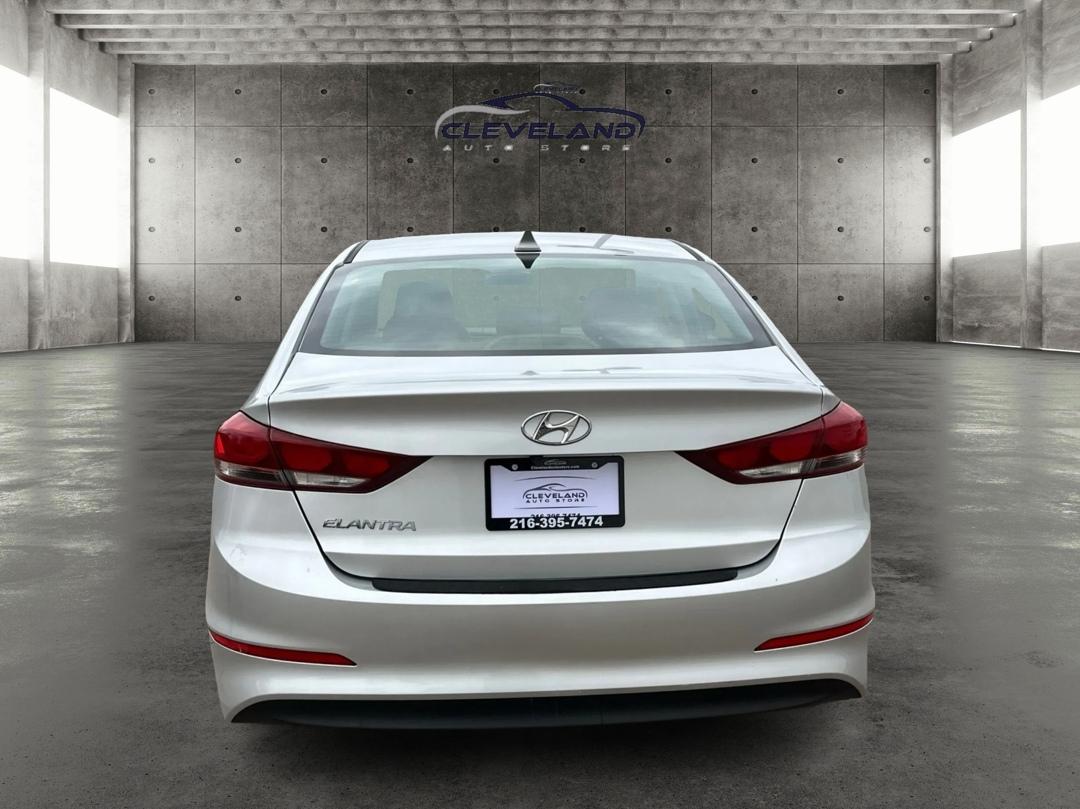 Hyundai Elantra  2018