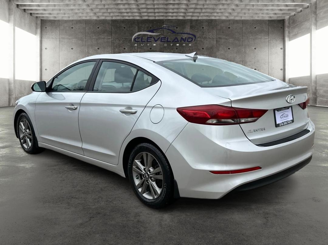 Hyundai Elantra  2018