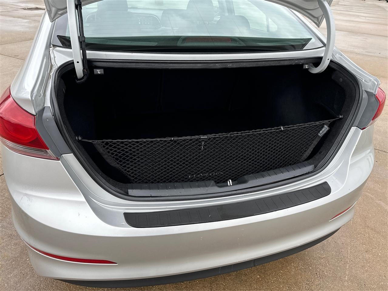 Hyundai Elantra  2018