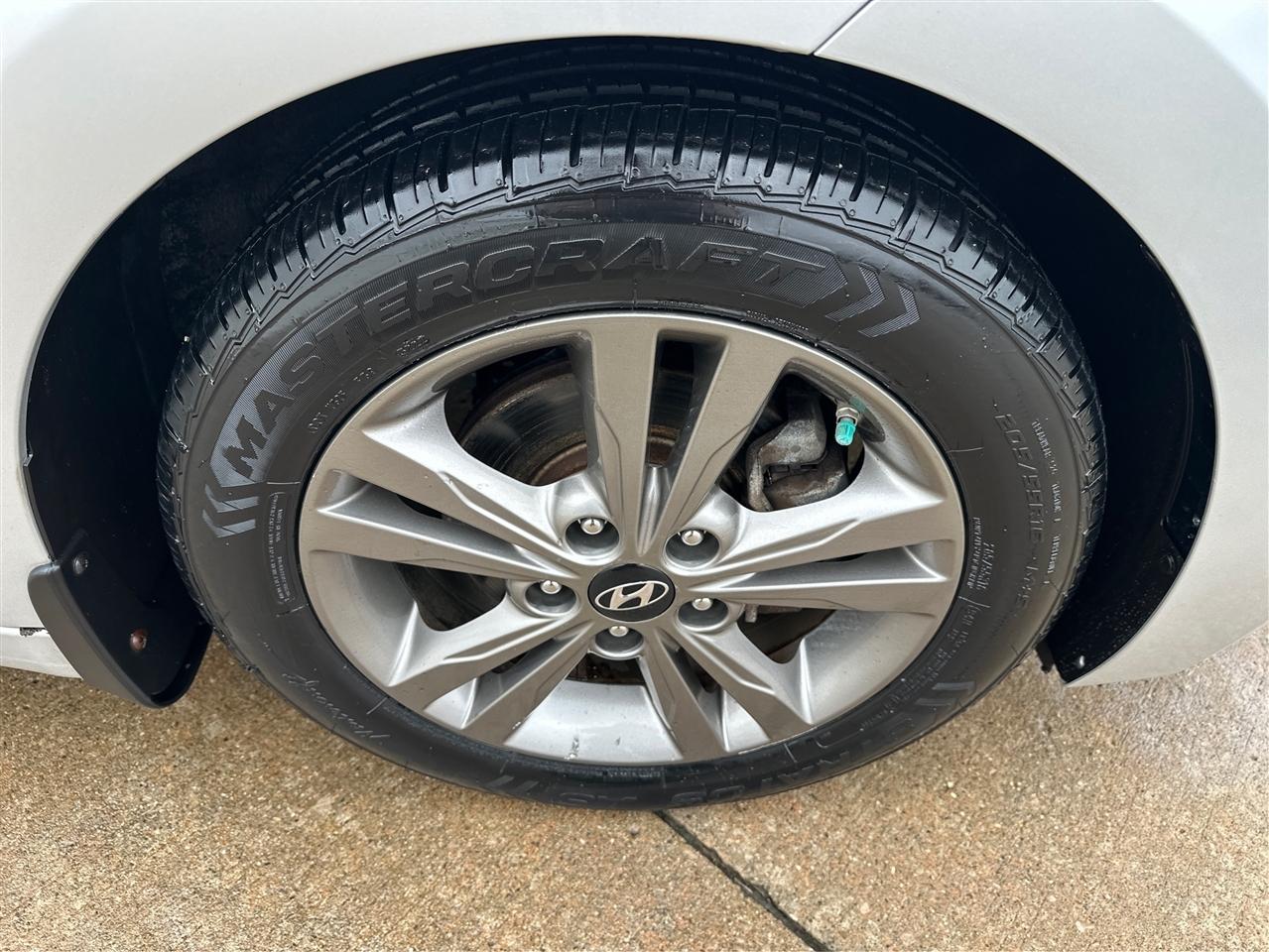 Hyundai Elantra  2018