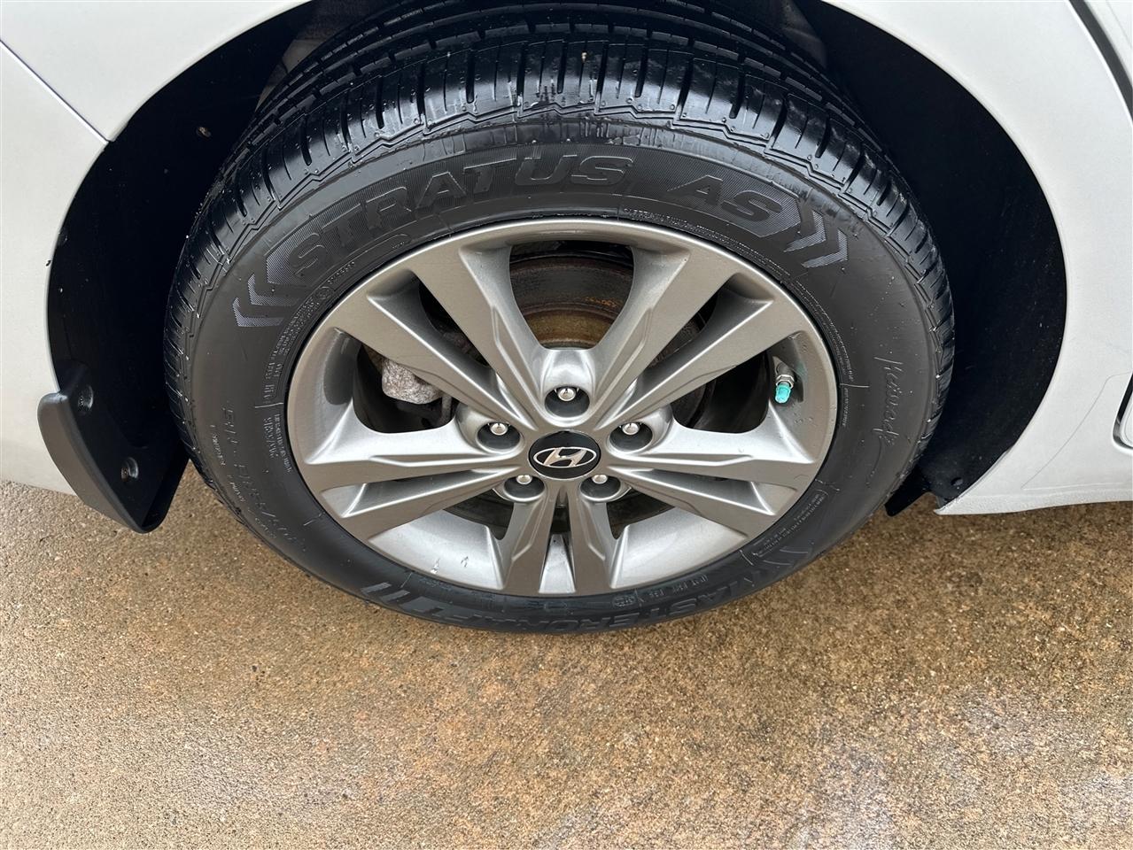 Hyundai Elantra  2018