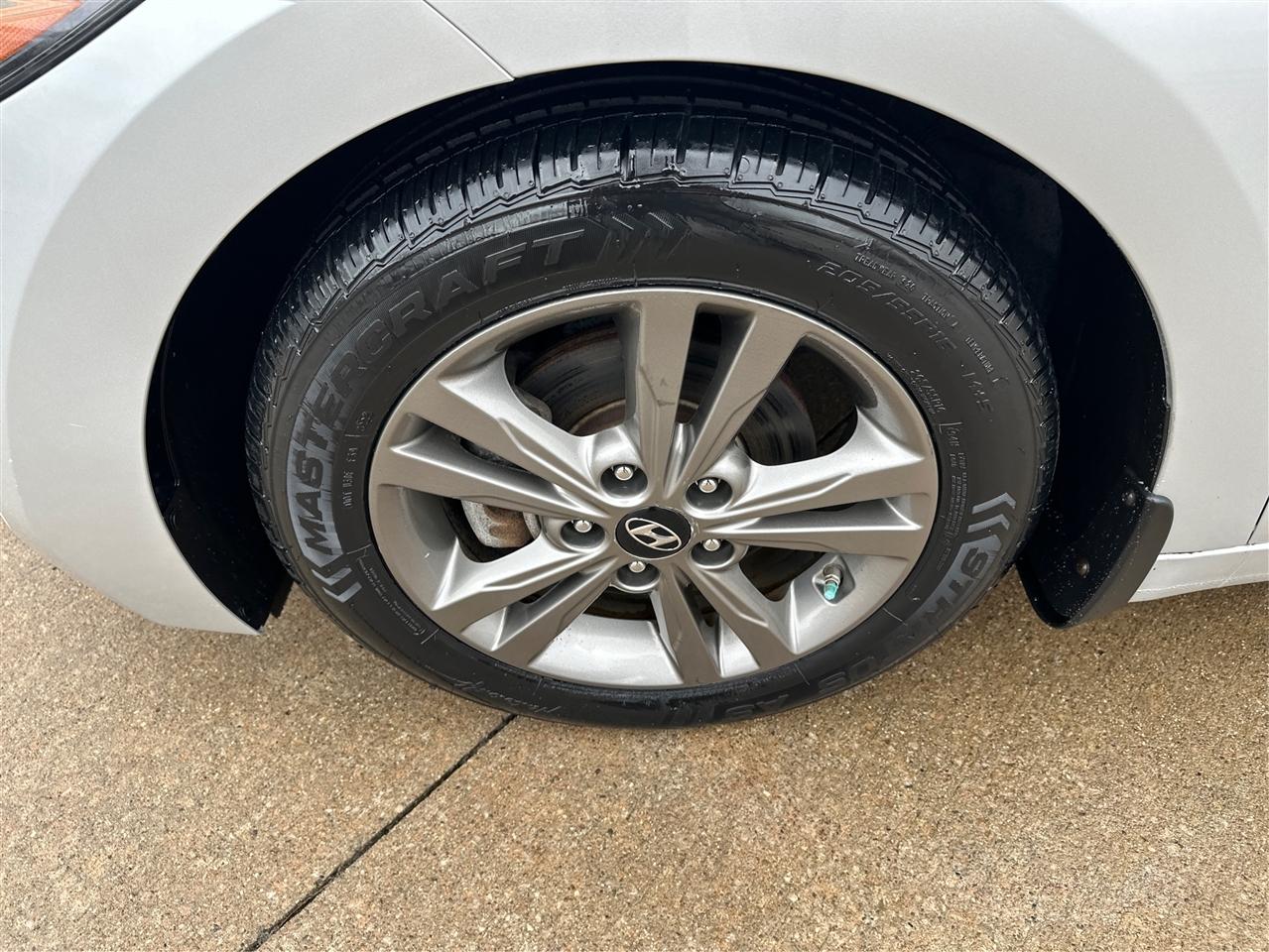 Hyundai Elantra  2018