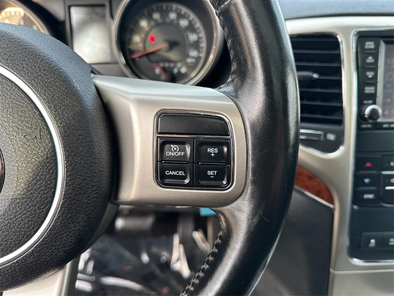 Jeep Grand Cherokee  2011