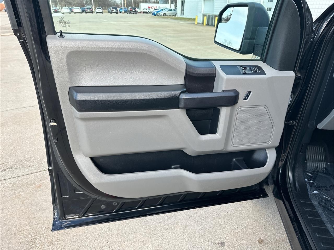 2017 Ford F-150 XL - Photo 17