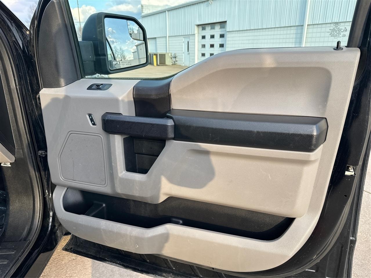 2017 Ford F-150 XL - Photo 18
