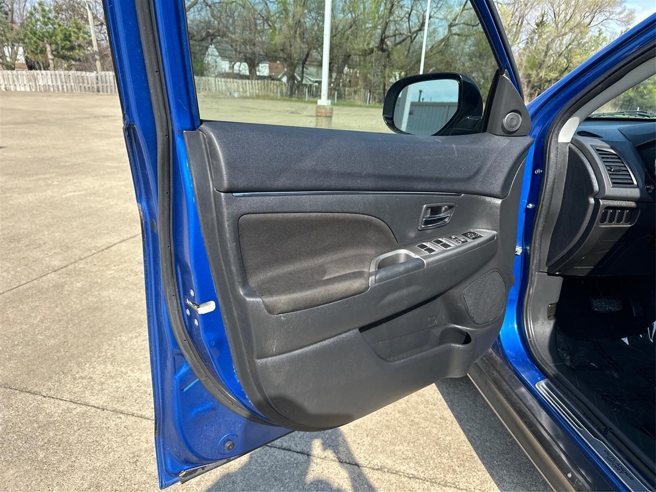 Mitsubishi Outlander Sport  2019