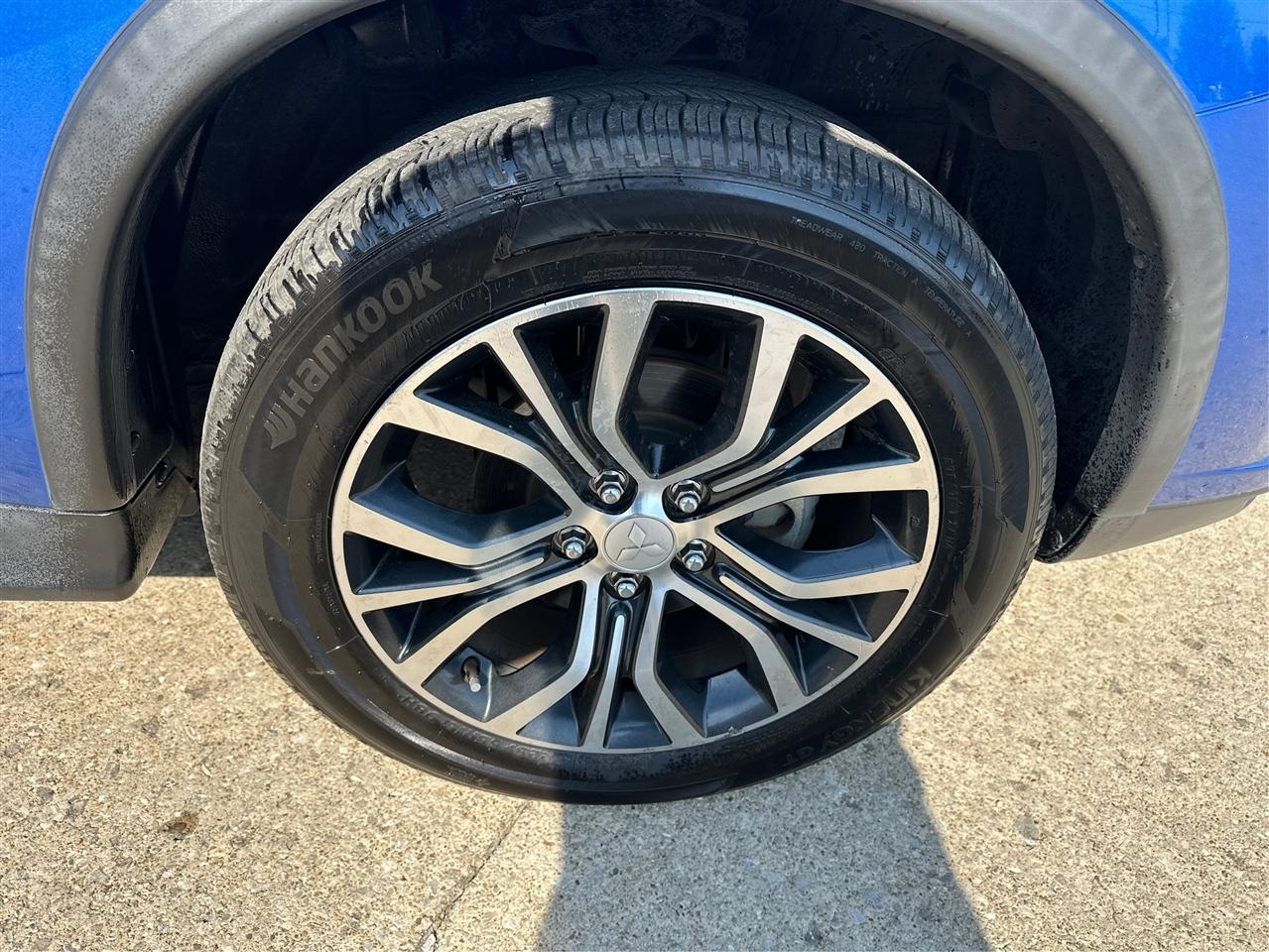 Mitsubishi Outlander Sport  2019