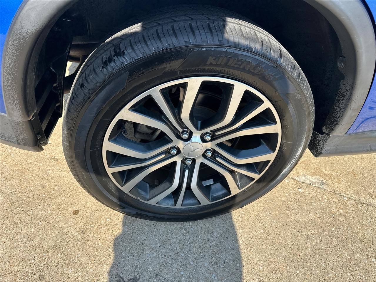 Mitsubishi Outlander Sport  2019