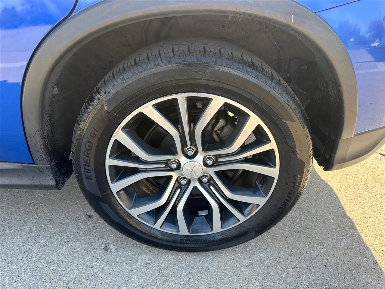 Mitsubishi Outlander Sport  2019