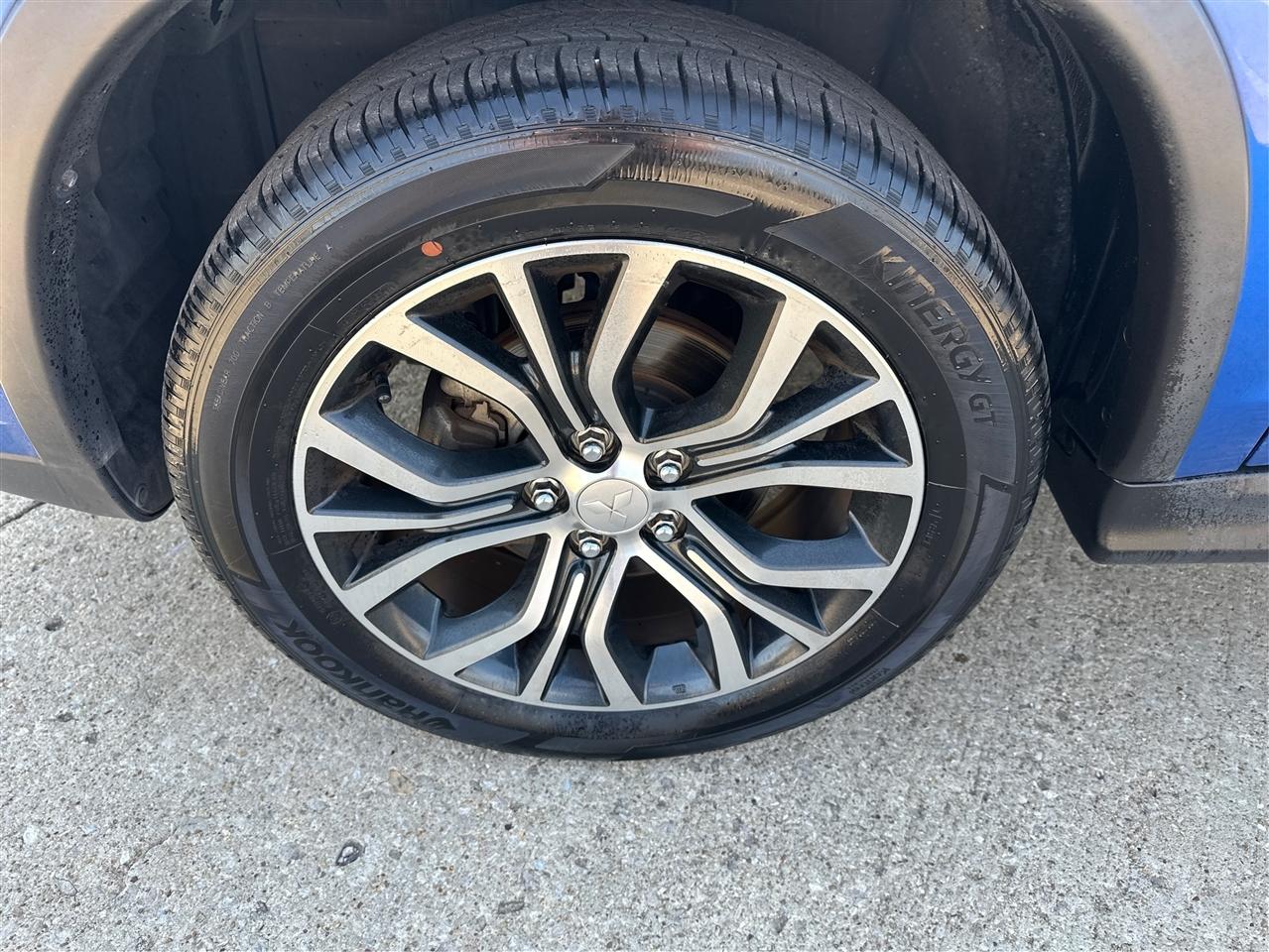 Mitsubishi Outlander Sport  2019