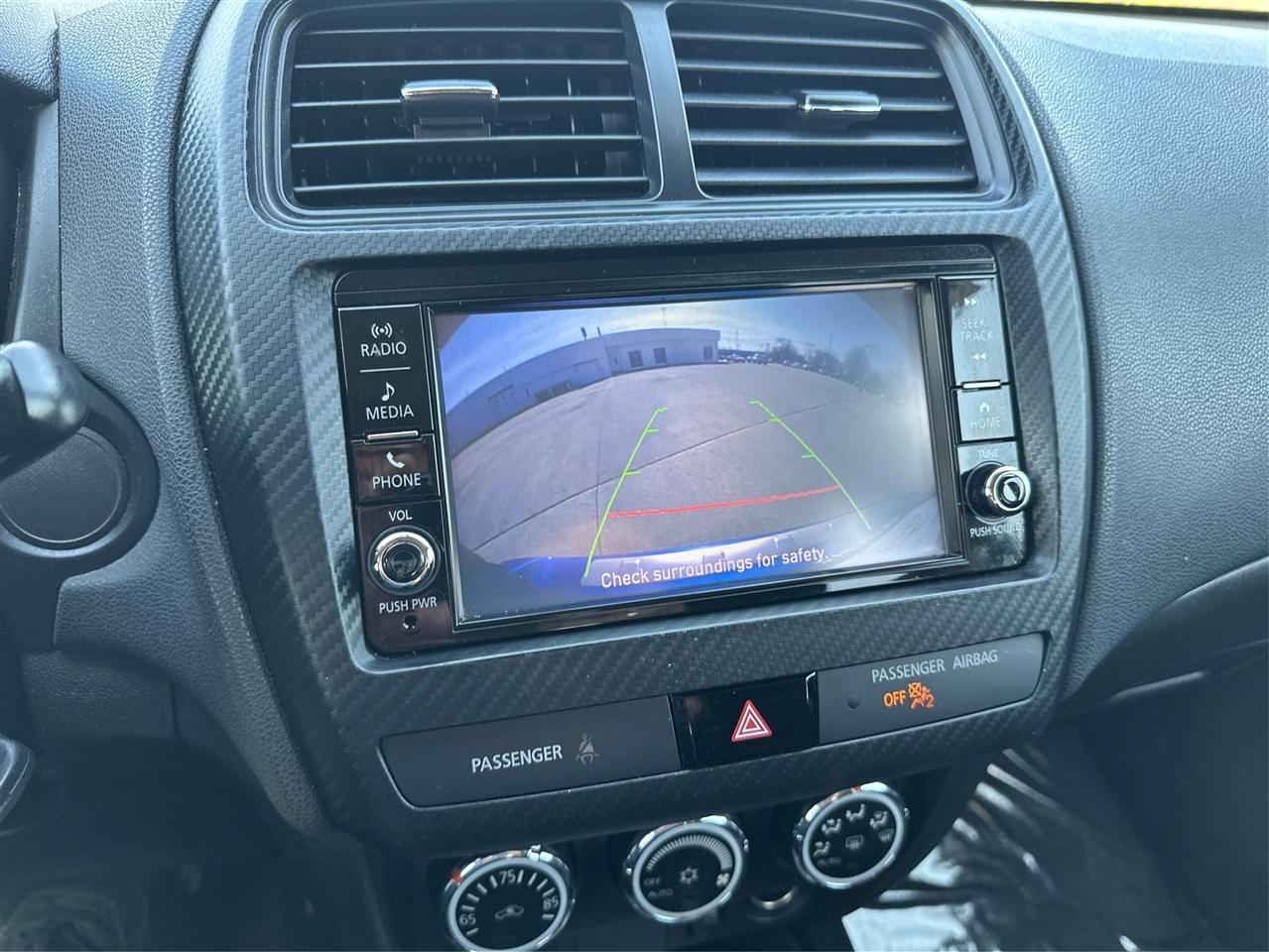 Mitsubishi Outlander Sport  2019