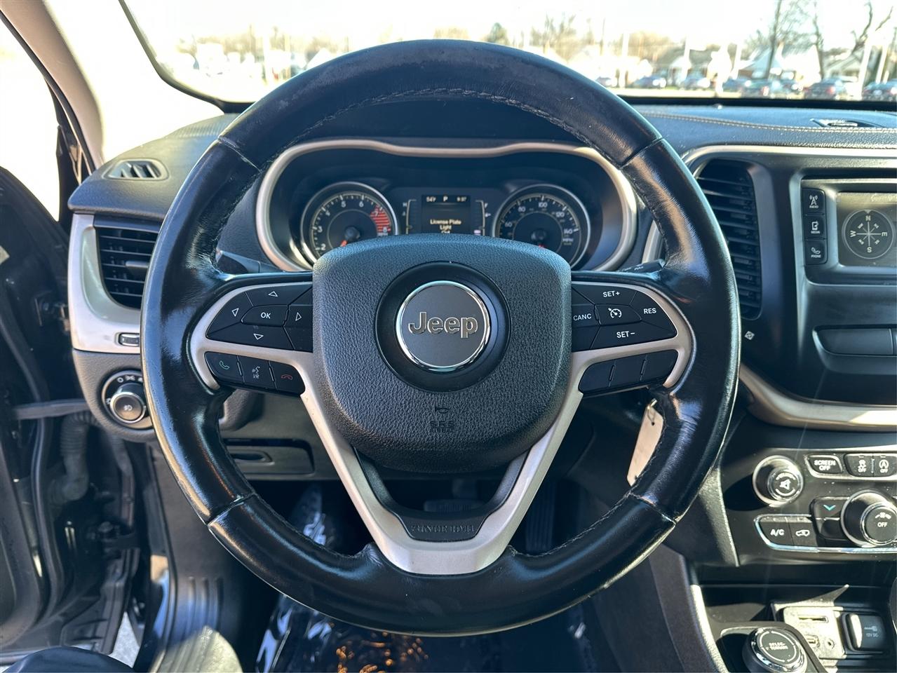 2016 Jeep Cherokee Altitude - Photo 17