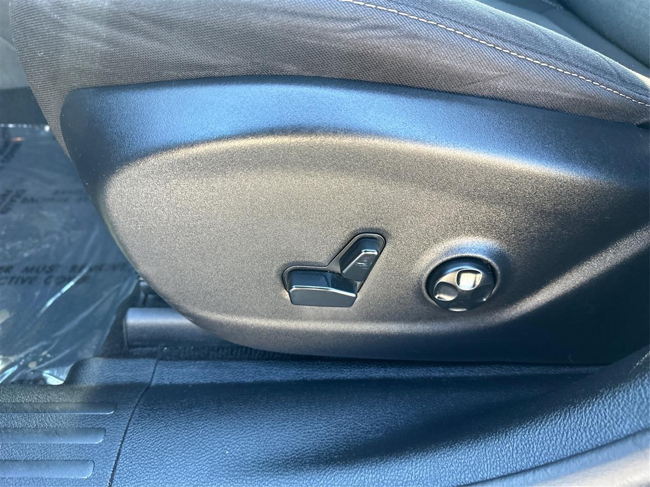 2016 Jeep Cherokee Altitude - Photo 19