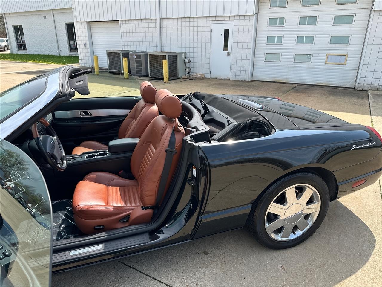 Ford Thunderbird  2003