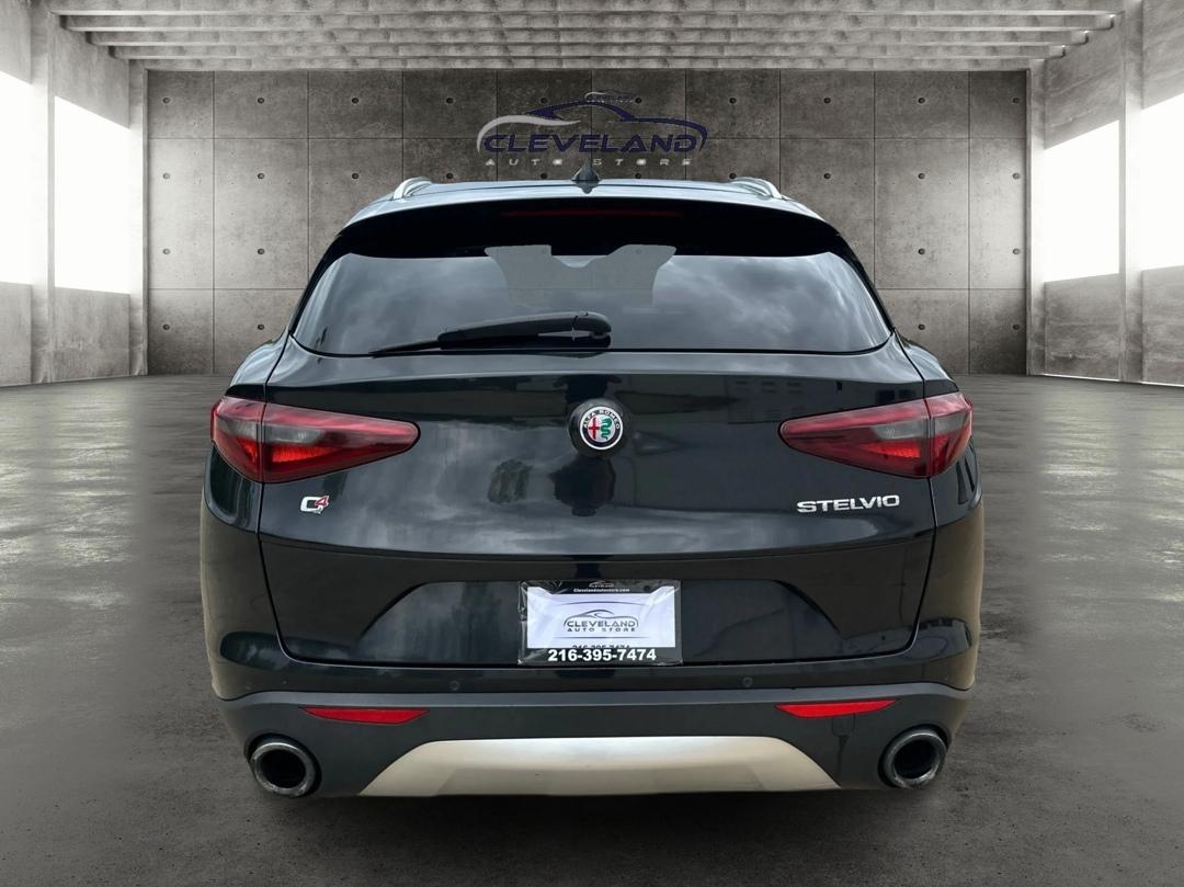 Alfa Romeo Stelvio  2018