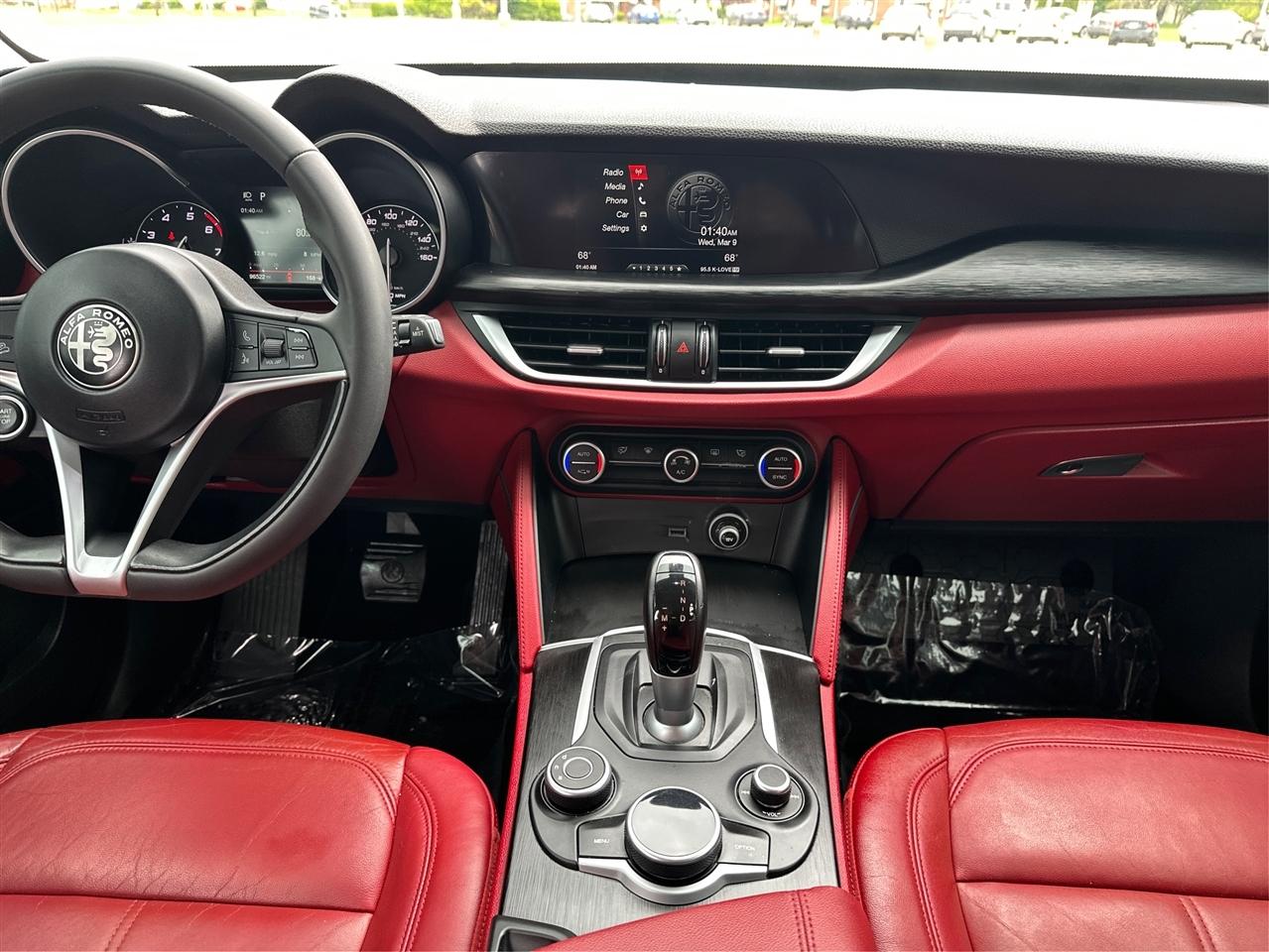 Alfa Romeo Stelvio  2018