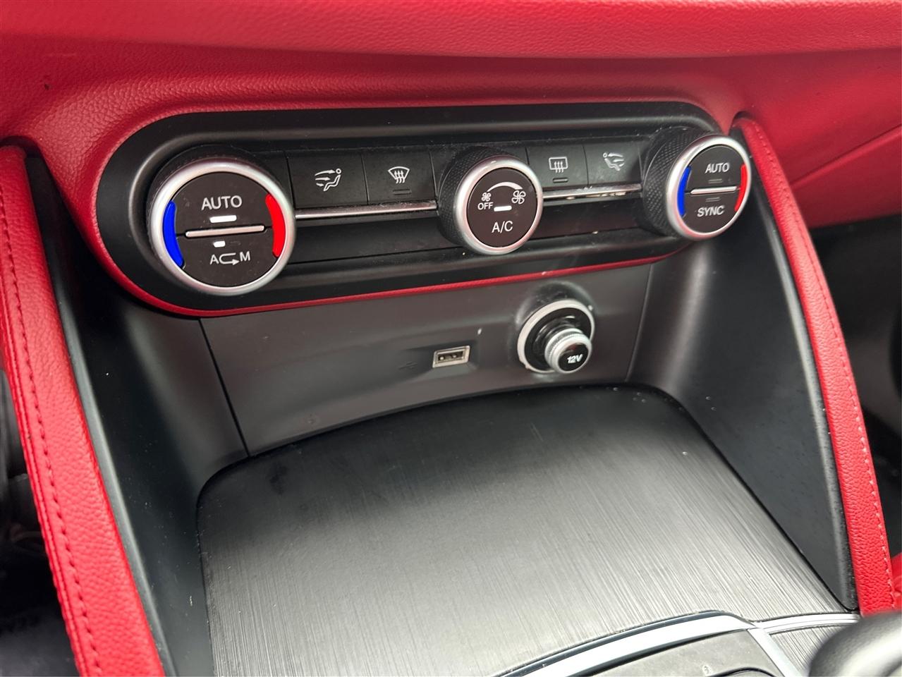 Alfa Romeo Stelvio  2018