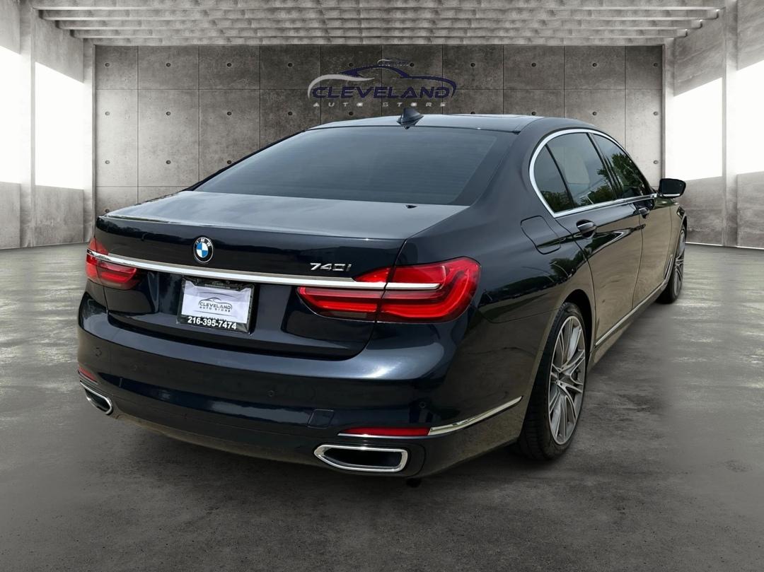 BMW 7-Series  2019
