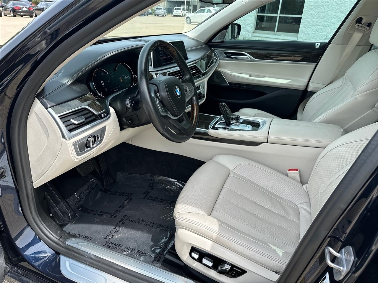 BMW 7-Series  2019