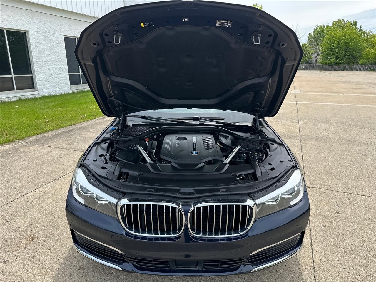 BMW 7-Series  2019