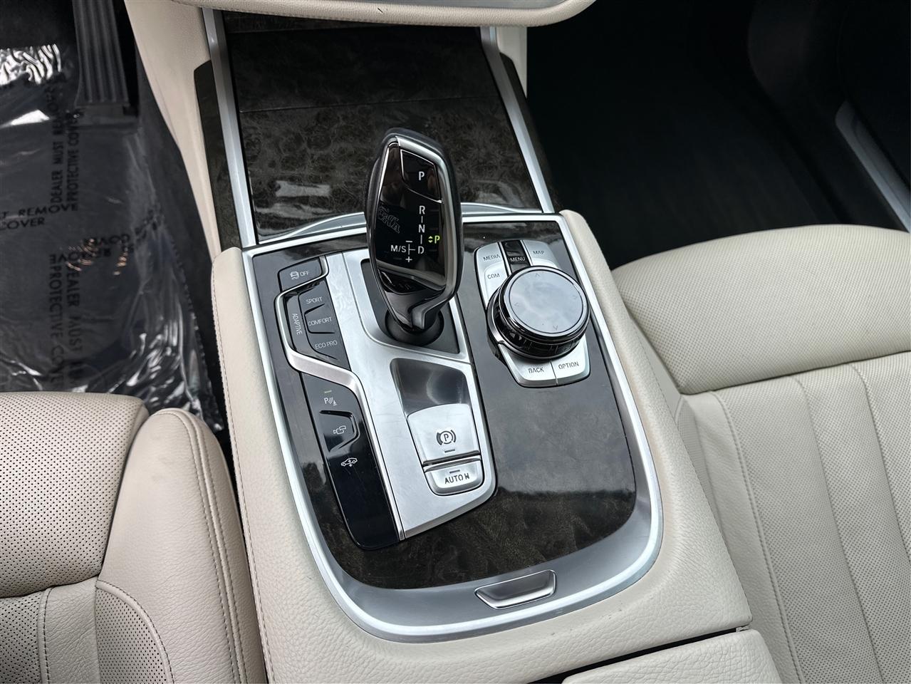 BMW 7-Series  2019