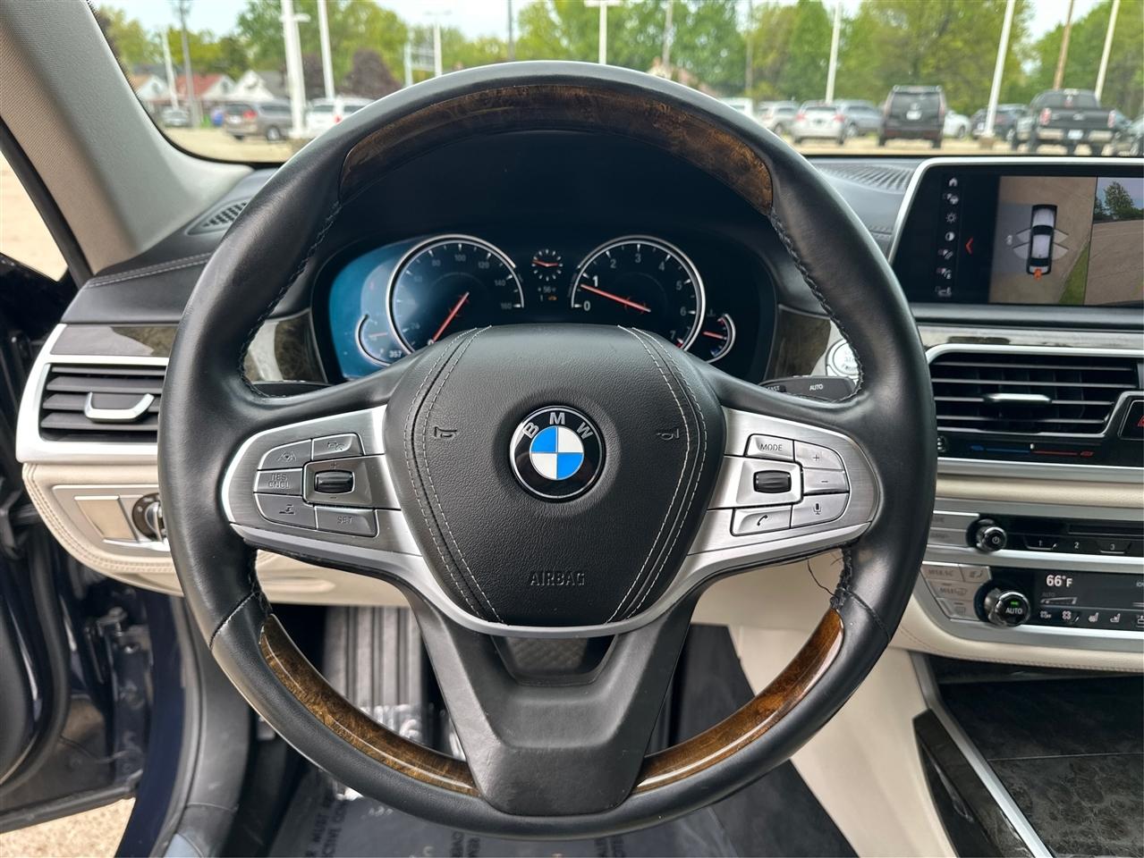 BMW 7-Series  2019