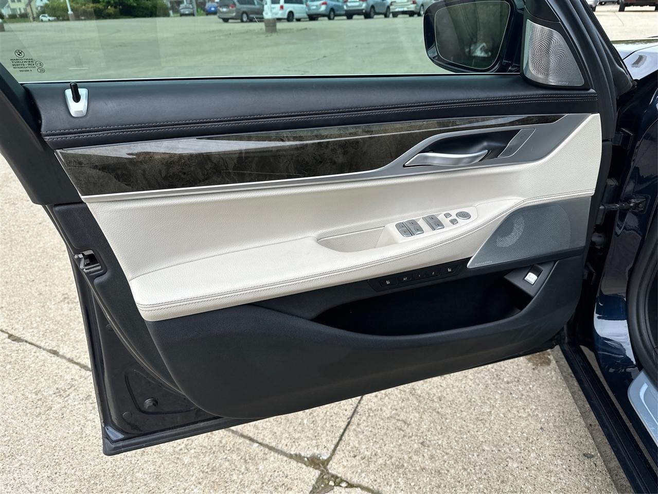 BMW 7-Series  2019