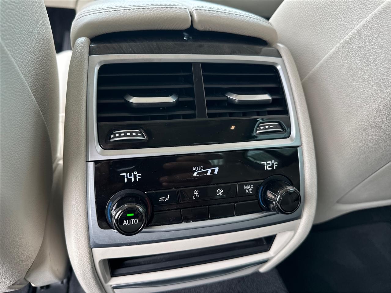 BMW 7-Series  2019