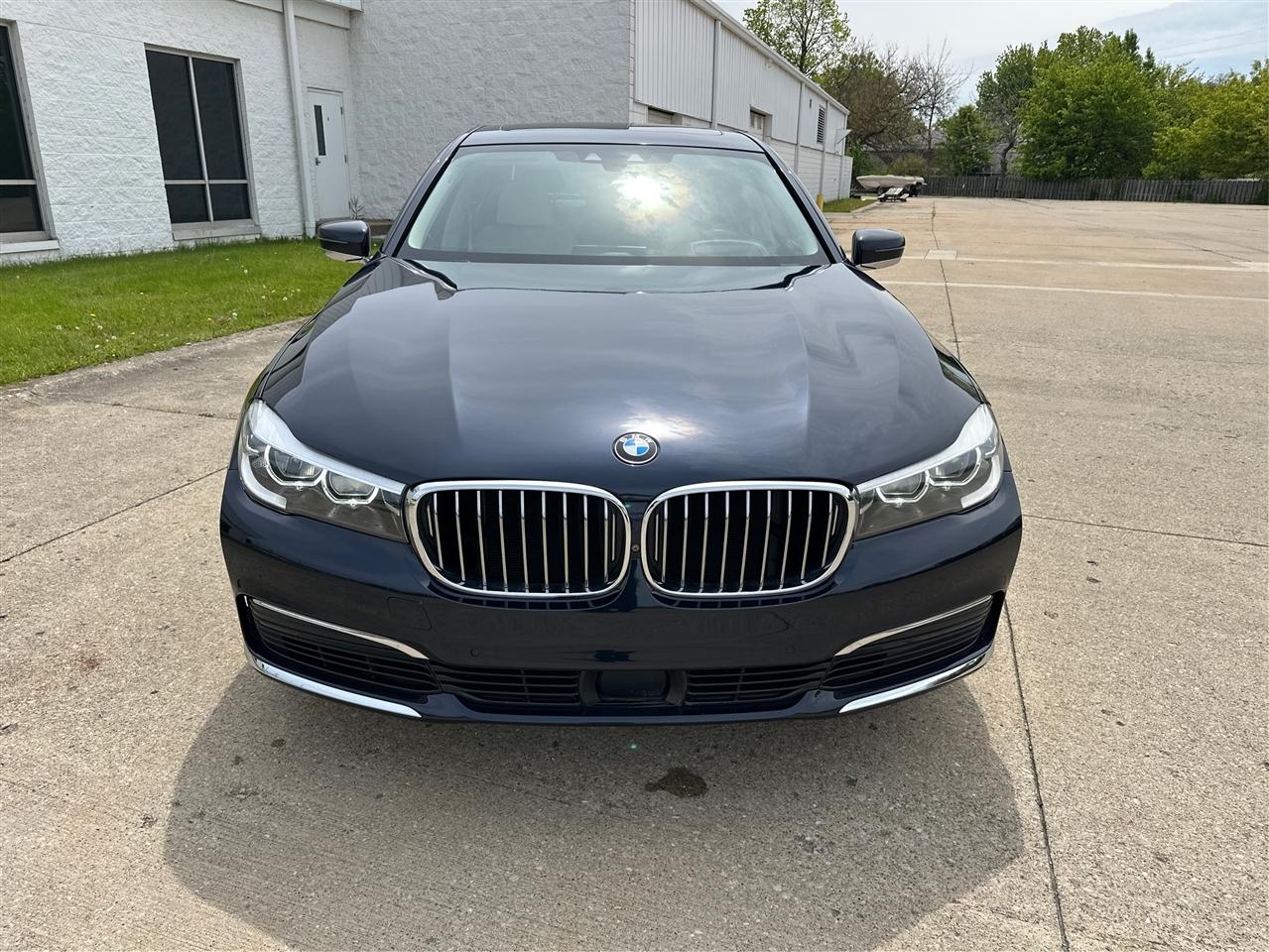BMW 7-Series  2019