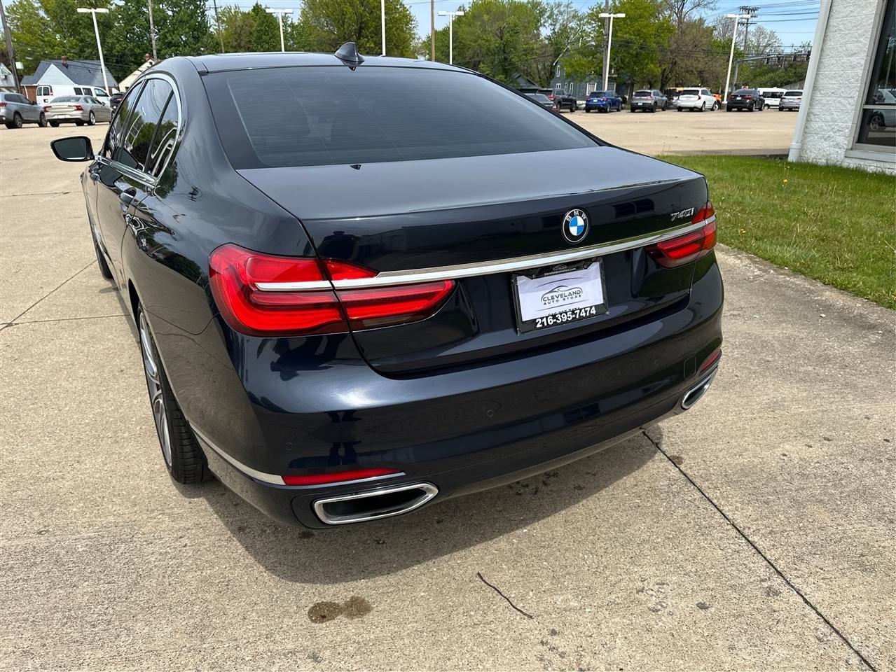BMW 7-Series  2019