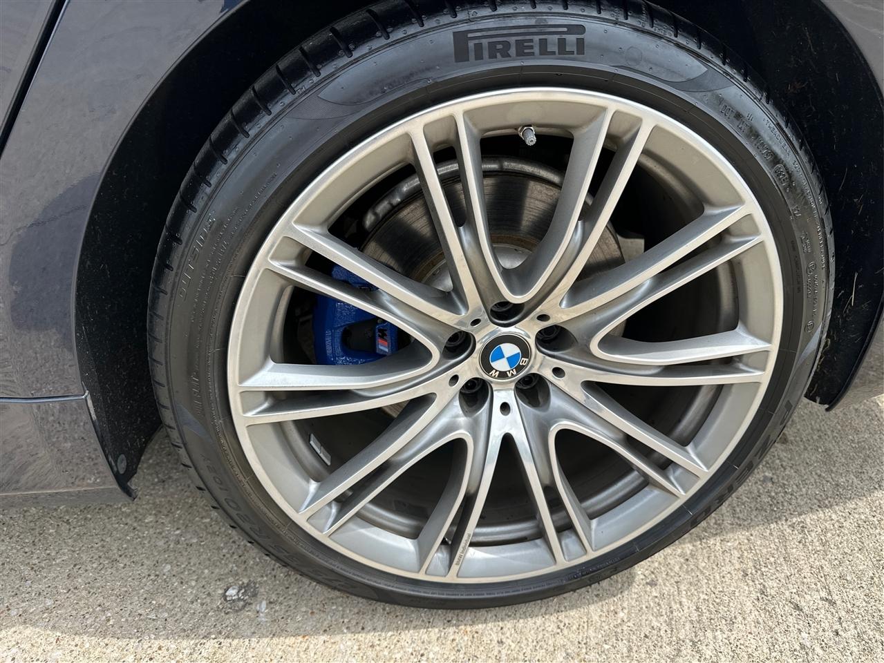 BMW 7-Series  2019