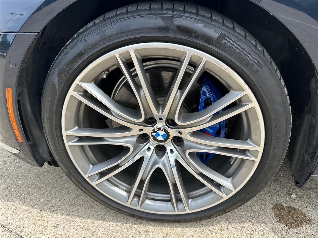 BMW 7-Series  2019